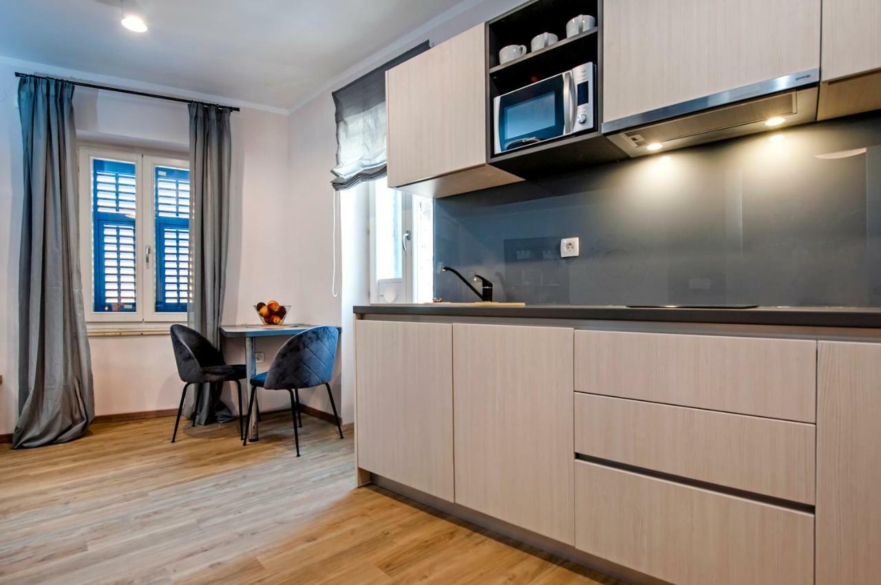 Harmony In Blue Apartment Rovinj Exterior photo